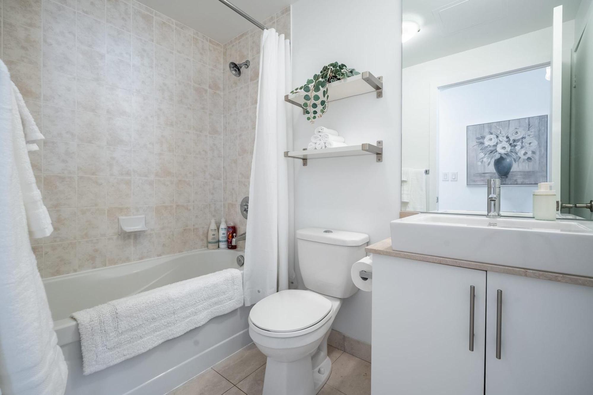 1Br Luxury Condo - Downtown Торонто Екстериор снимка